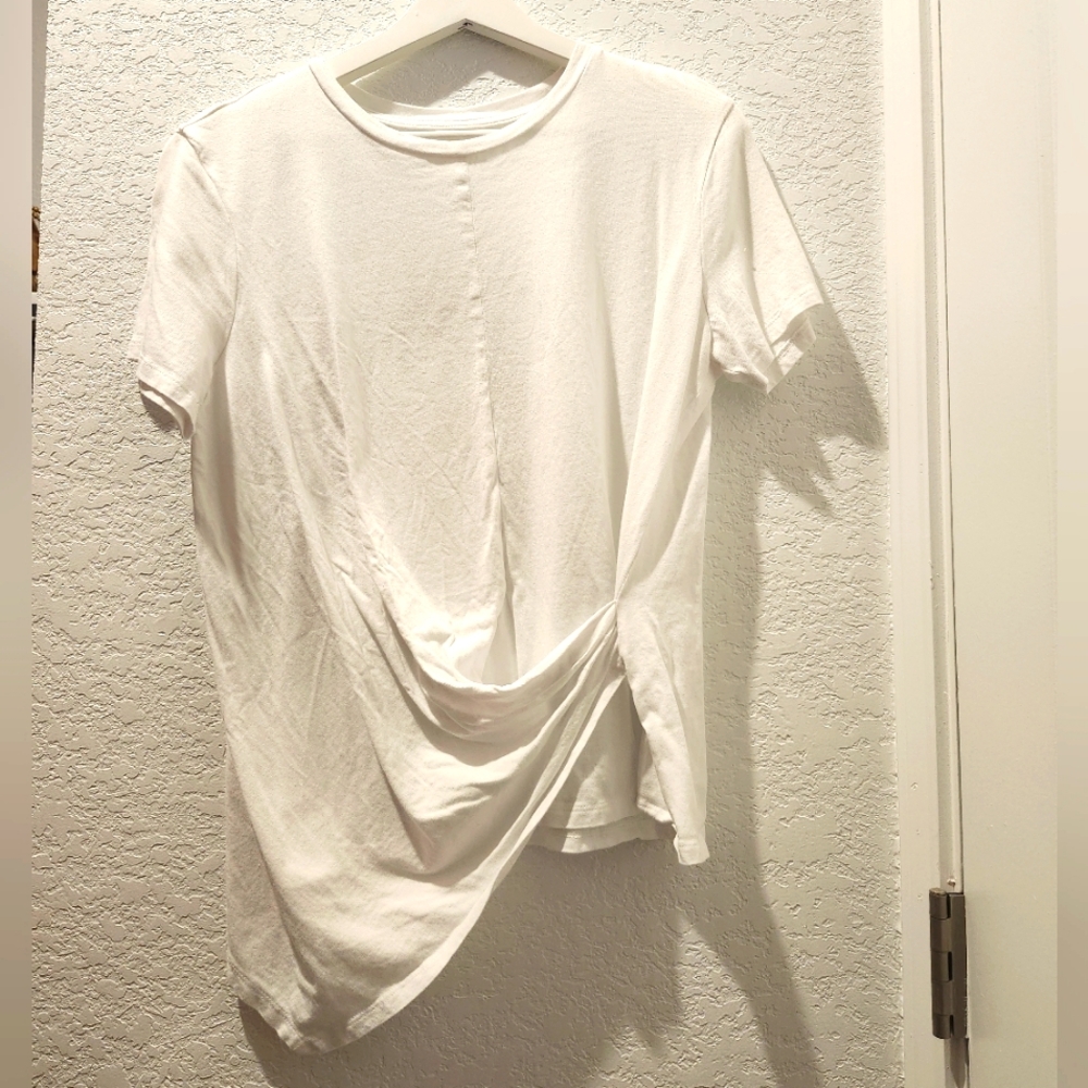L Nine West White Elevated Tee